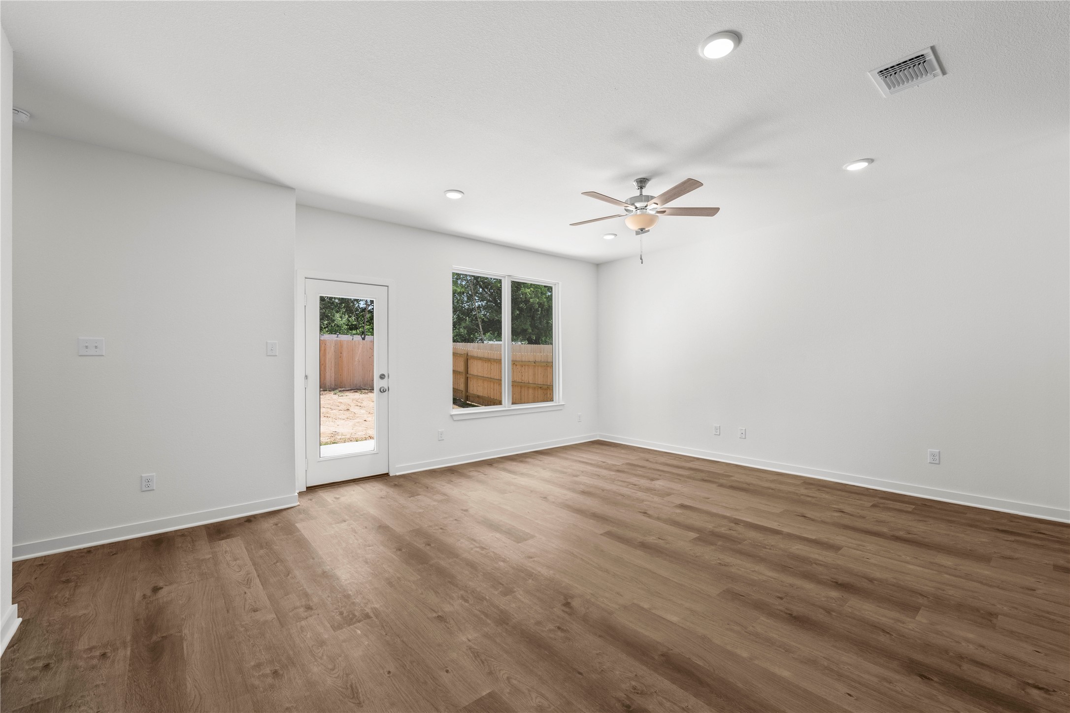 111 Adaline Bend Mcgregor TX 76657