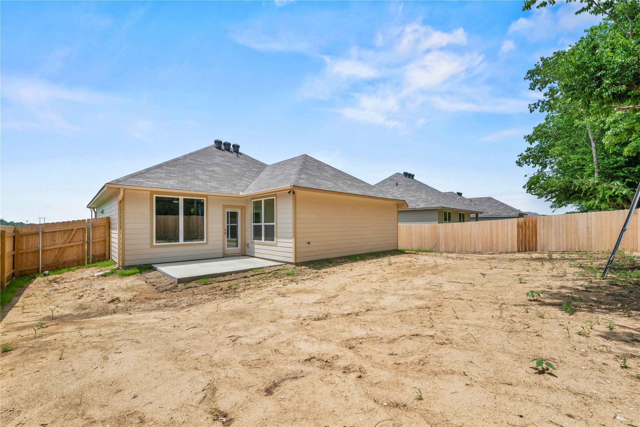111 Adaline Bend Mcgregor TX 76657