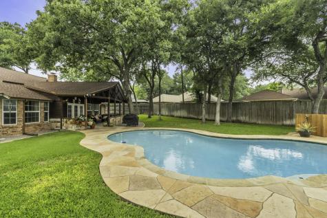 613 Fairlane Court Hurst TX 76054