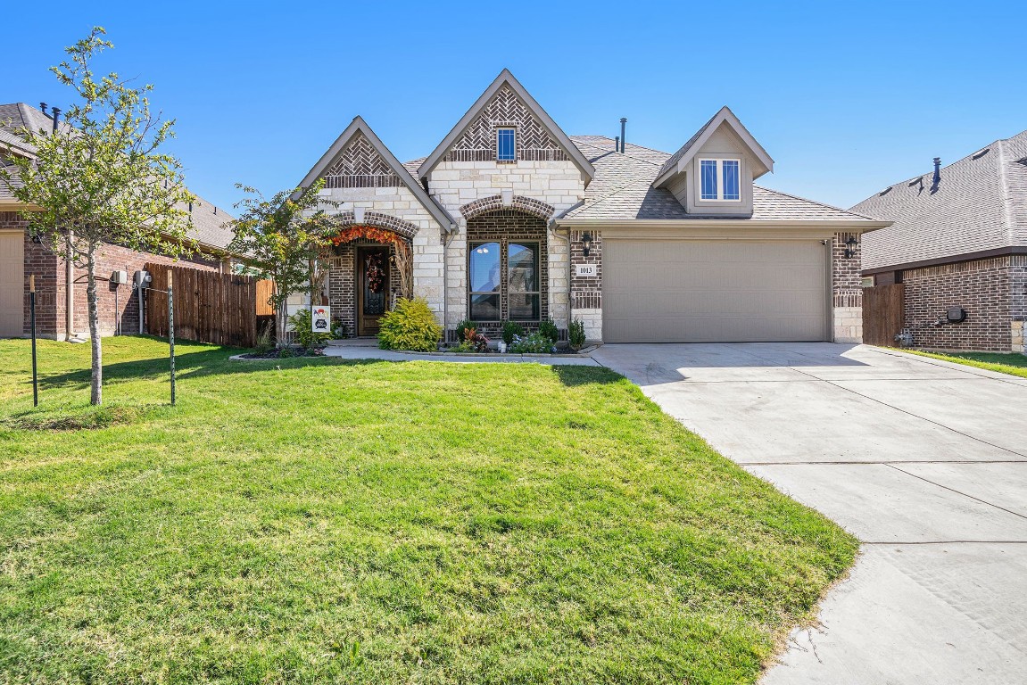1013 Kingston Drive Godley TX 76044