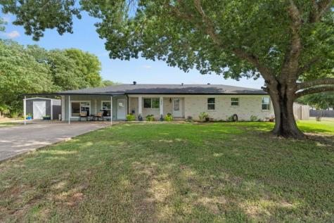 525 W 7th Street Crawford TX 76638