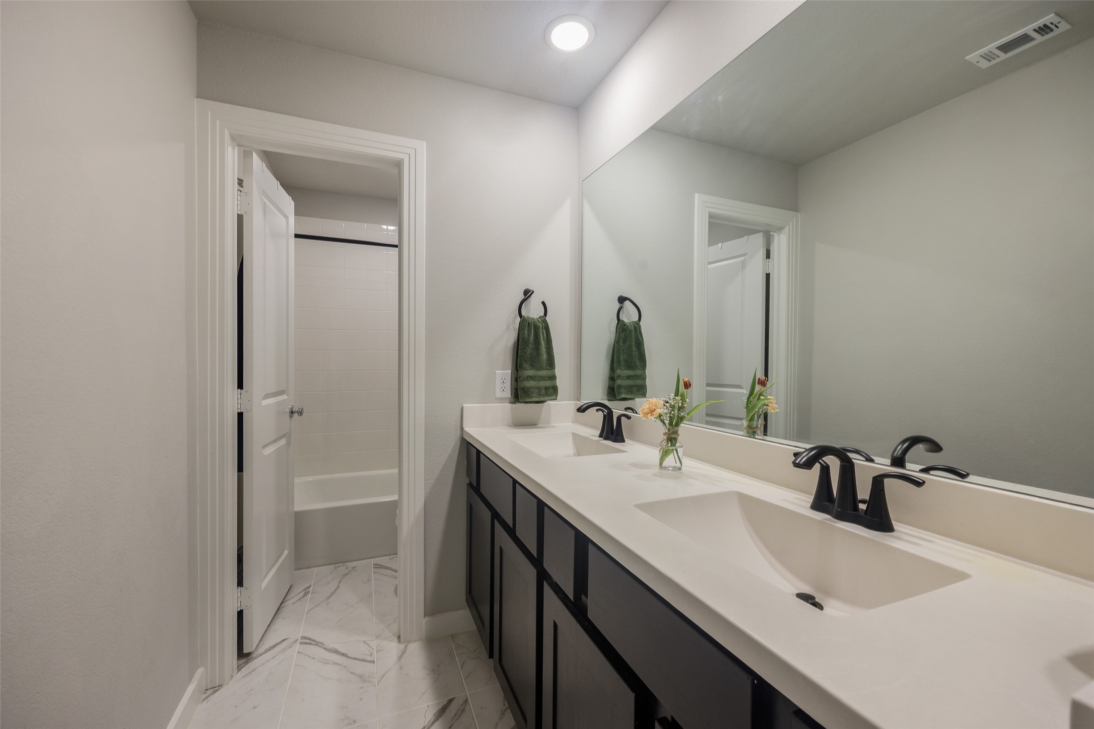1821 Eagle Landing Van Alstyne TX 75495