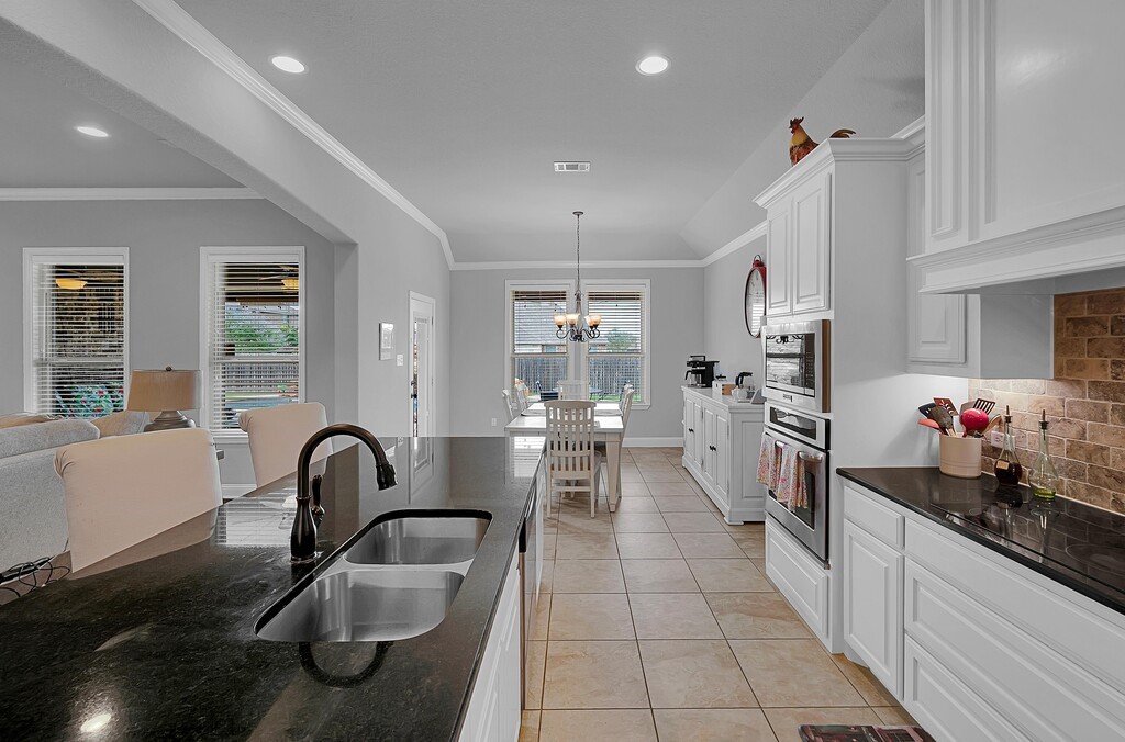 1012 Steamboat Drive Hewitt TX 76643