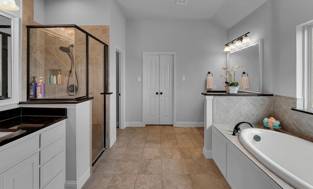 1012 Steamboat Drive Hewitt TX 76643