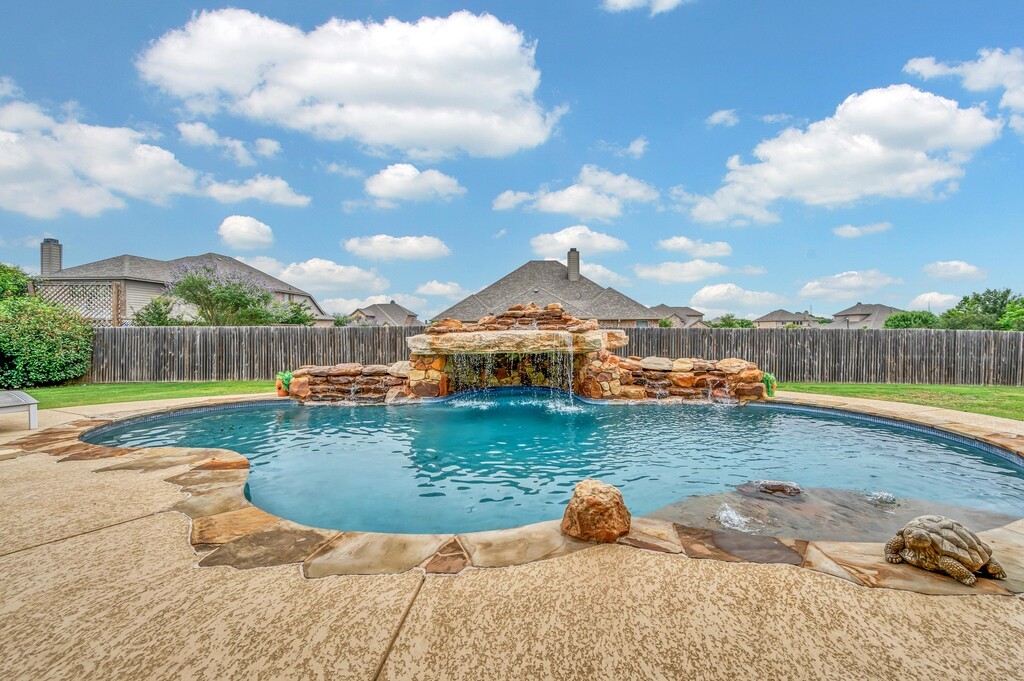 1012 Steamboat Drive Hewitt TX 76643
