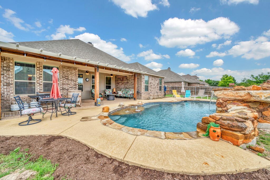 1012 Steamboat Drive Hewitt TX 76643