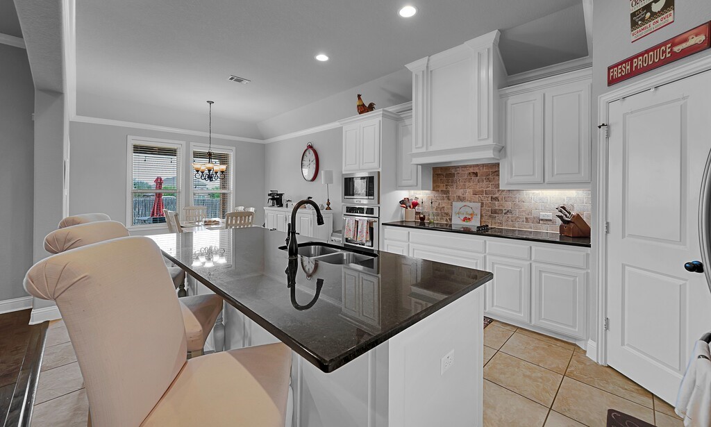 1012 Steamboat Drive Hewitt TX 76643