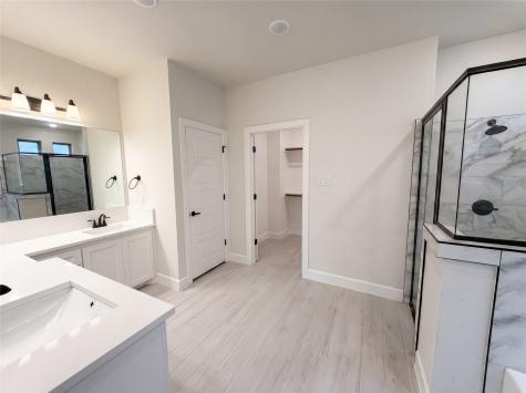 612 Wood Brook Lane Burleson TX 76028