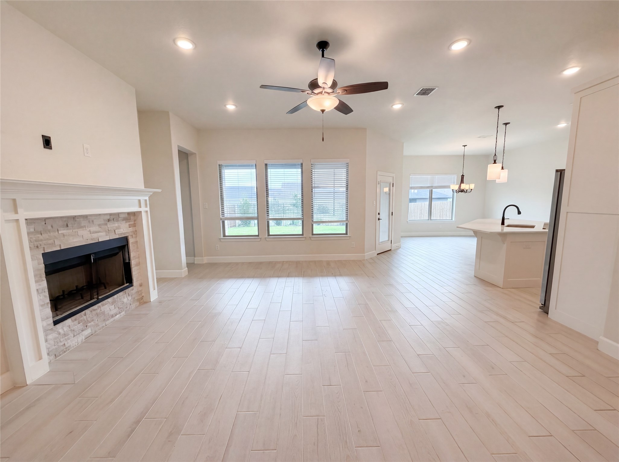 612 Wood Brook Lane Burleson TX 76028