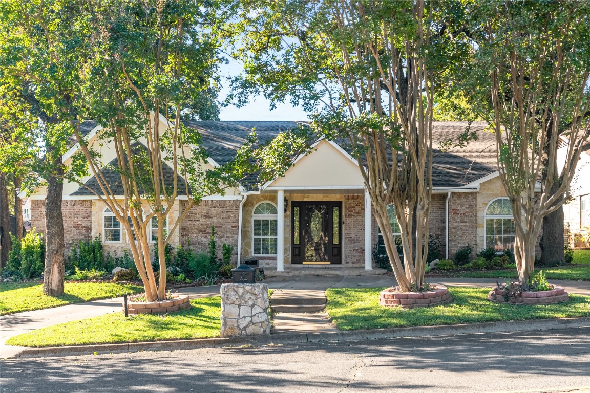 2118 W Sanford Street Arlington TX 76012