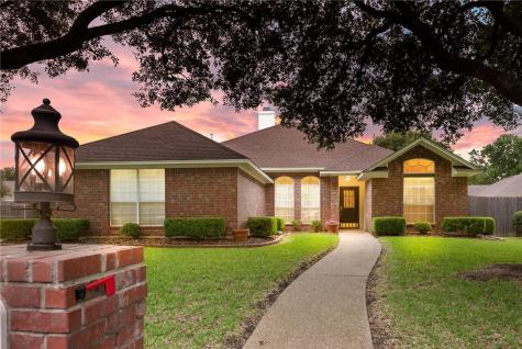 205 Whispering Meadows Drive Hewitt TX 76643