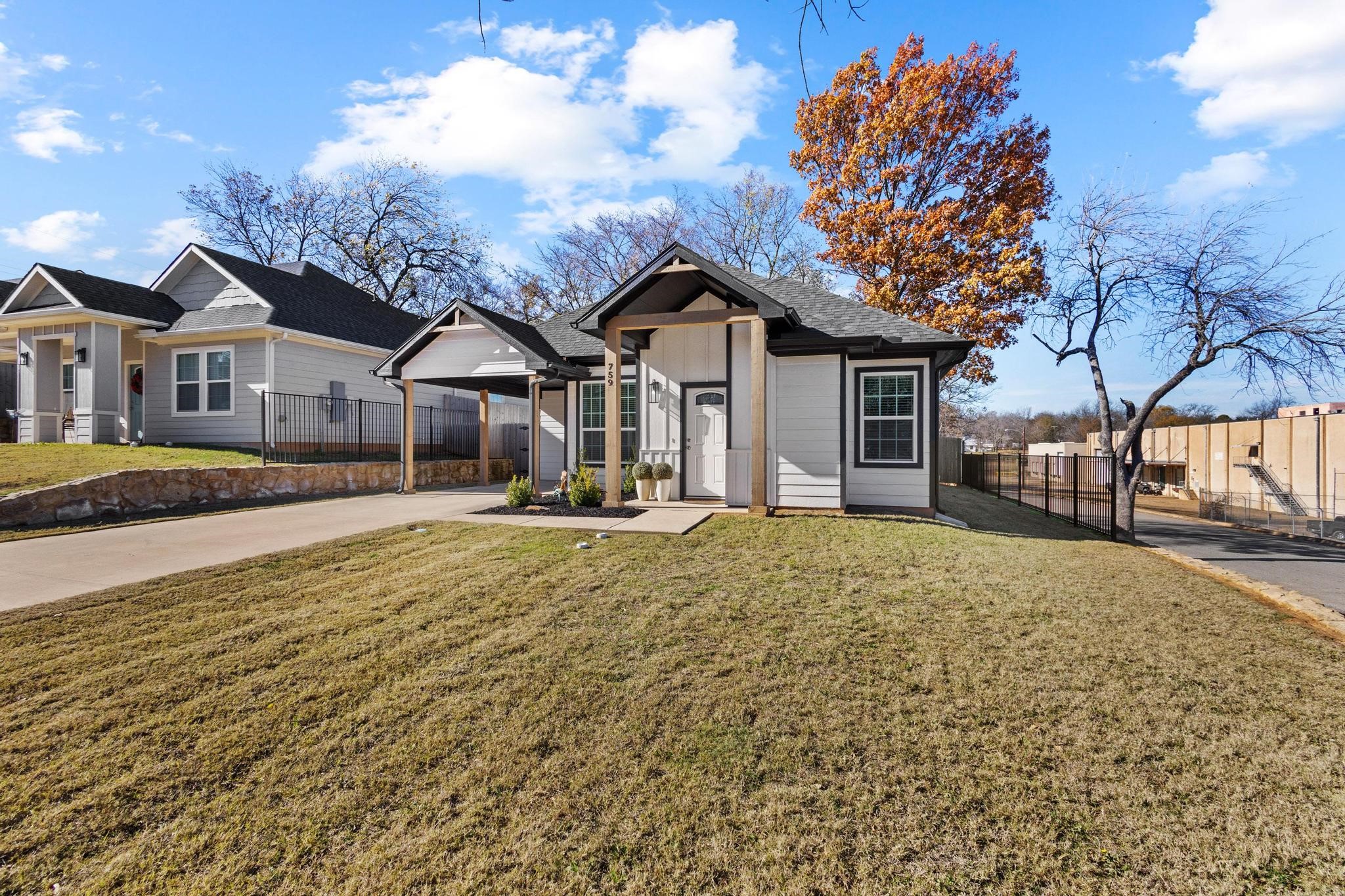 759 N Eddy Avenue Denison TX 75020
