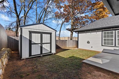 759 N Eddy Avenue Denison TX 75020
