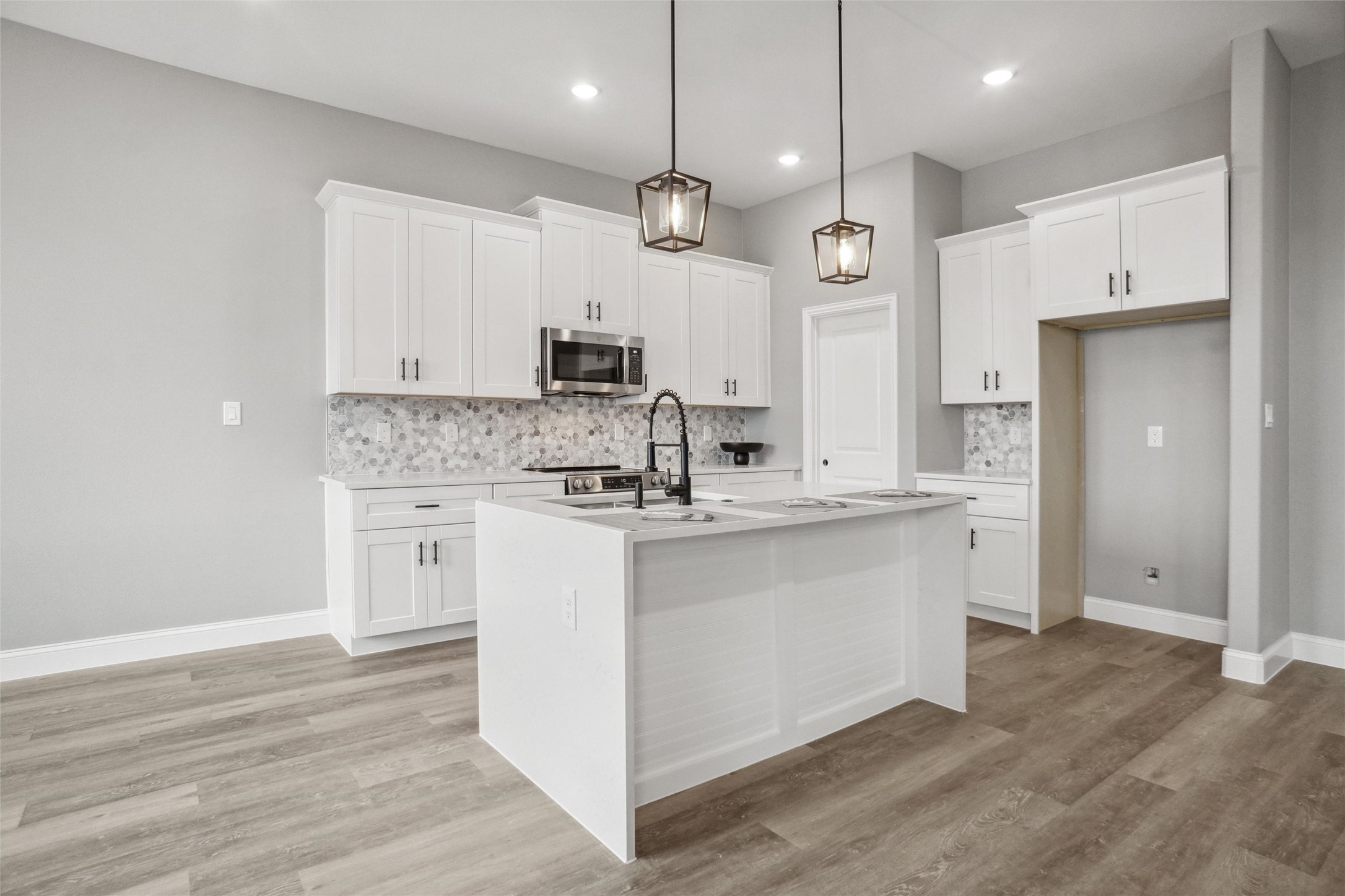 5824 Belaire Circle Granbury TX 76048