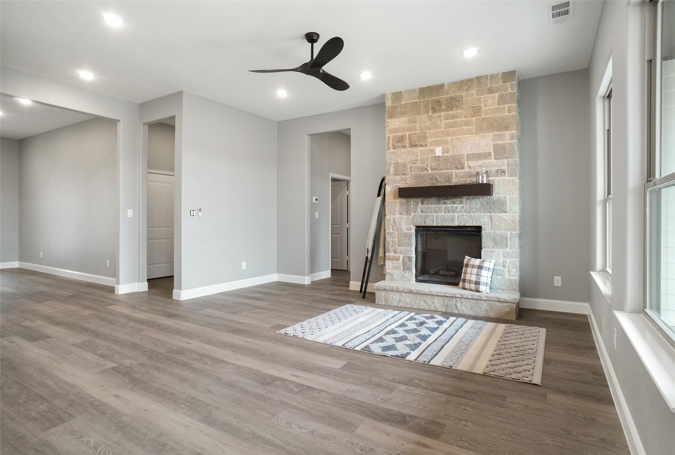 5824 Belaire Circle Granbury TX 76048