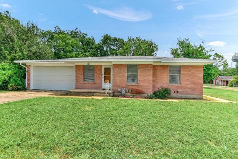 308 S Carter Street Whitewright TX 75491