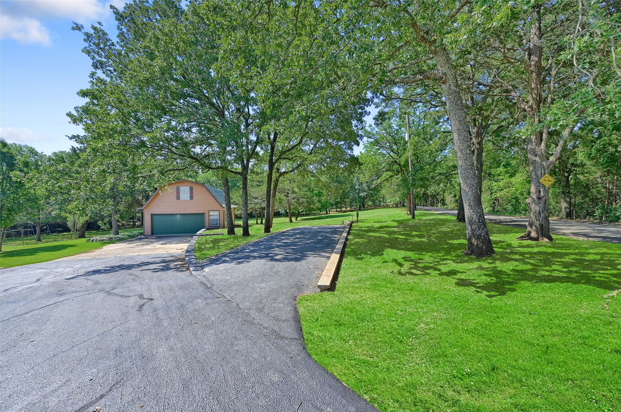 570 Roy Ayres Road Bells TX 75414