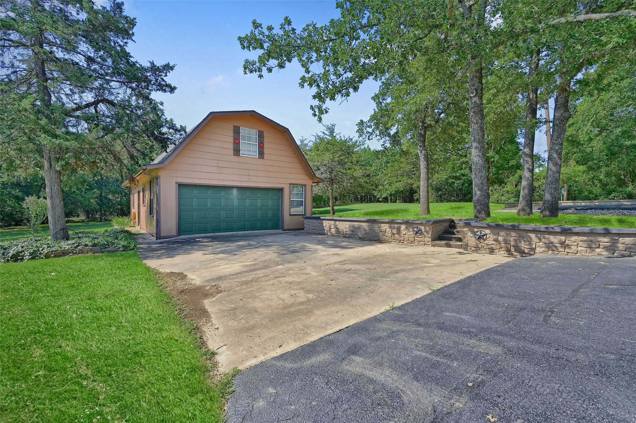 570 Roy Ayres Road Bells TX 75414