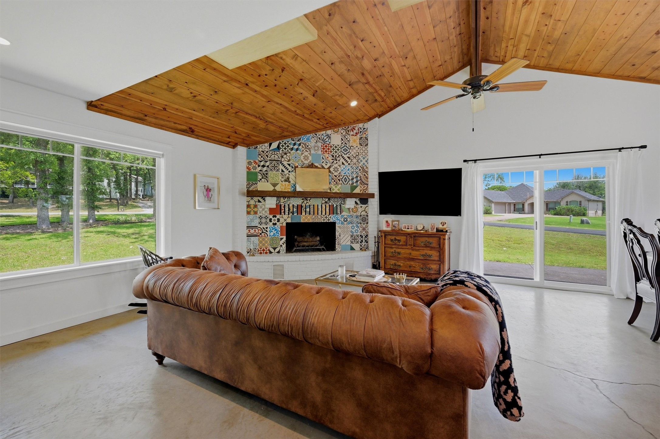 100 Cayuga Cove Gainesville TX 76240