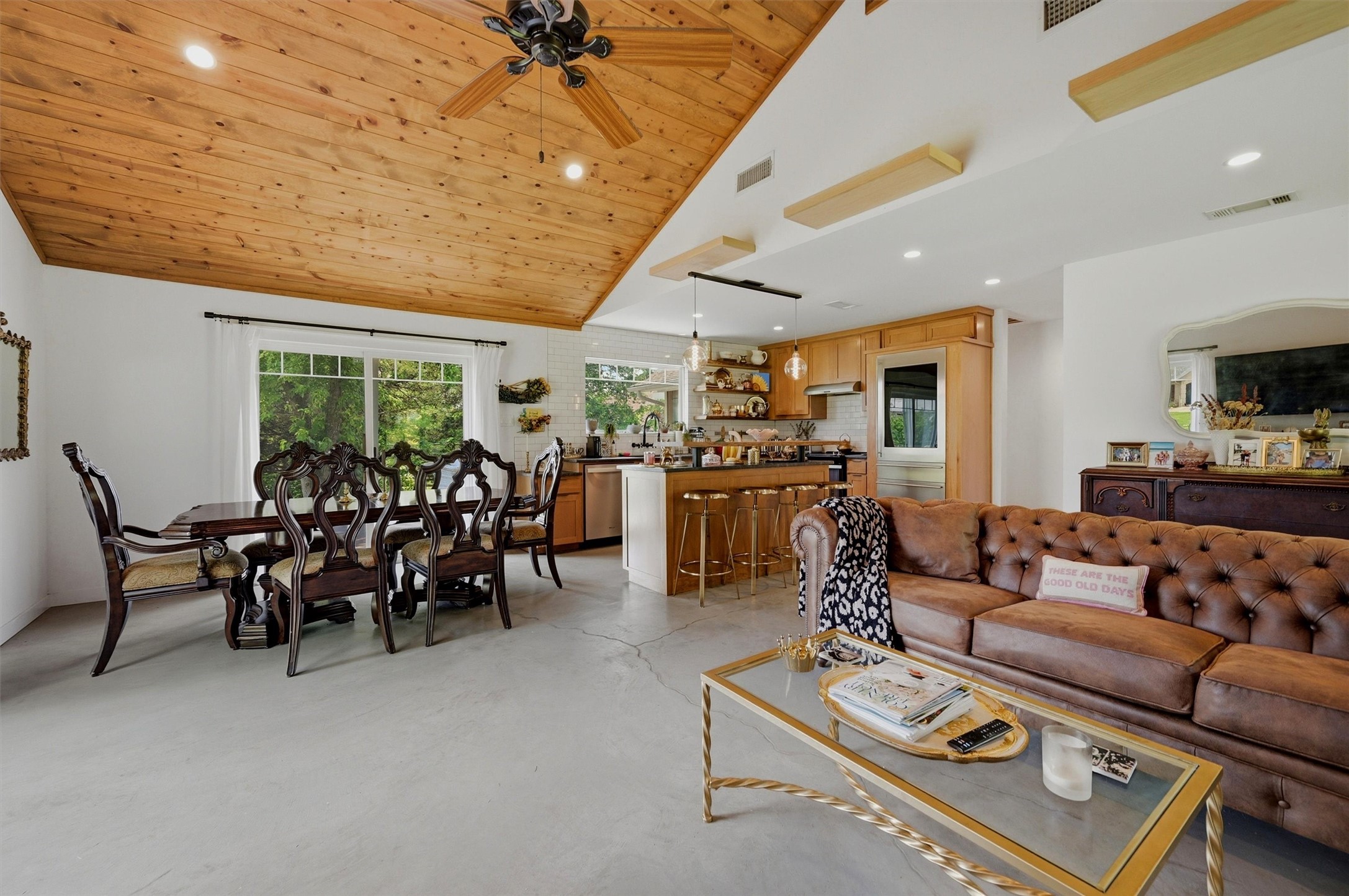 100 Cayuga Cove Gainesville TX 76240