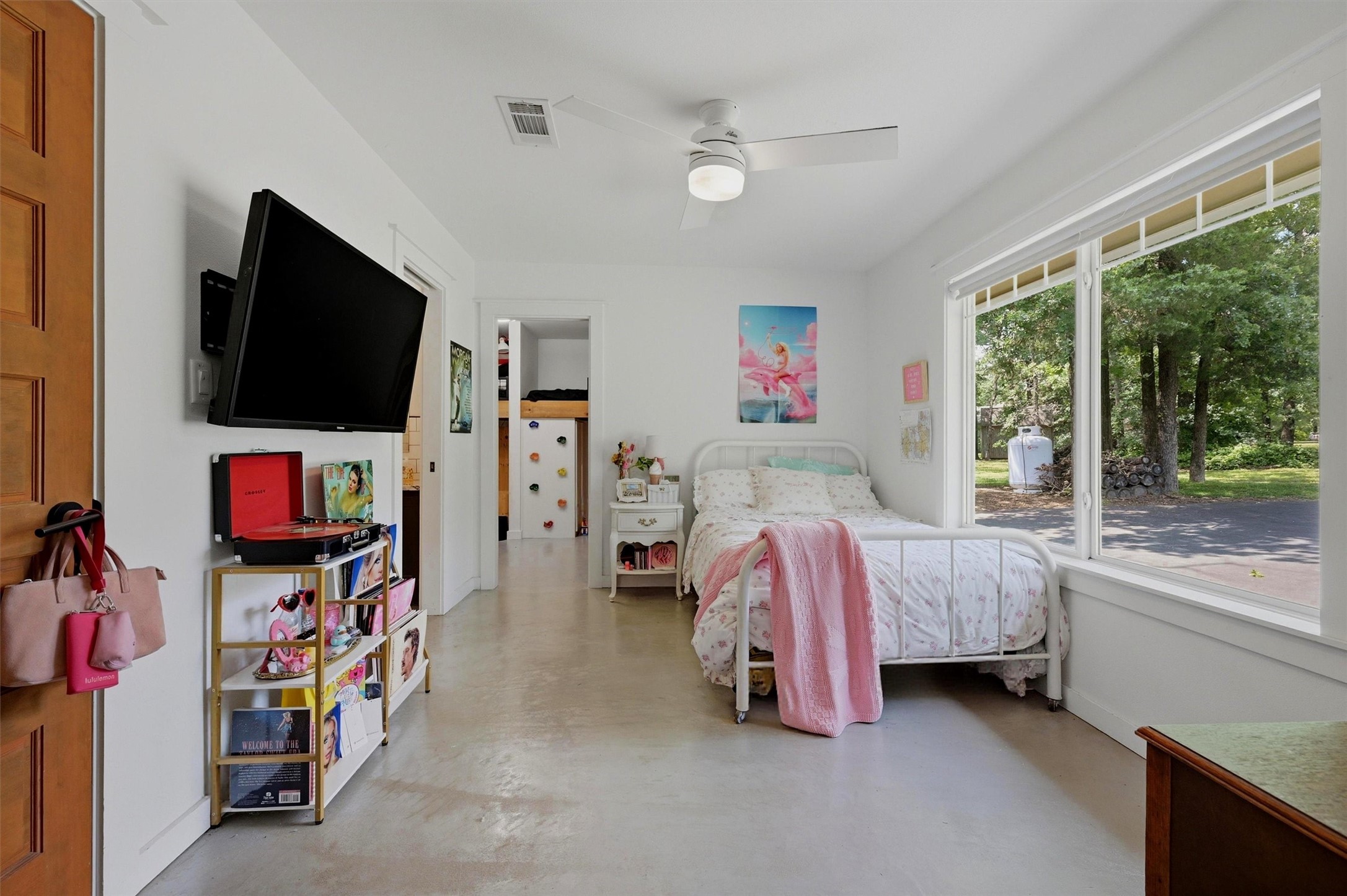 100 Cayuga Cove Gainesville TX 76240