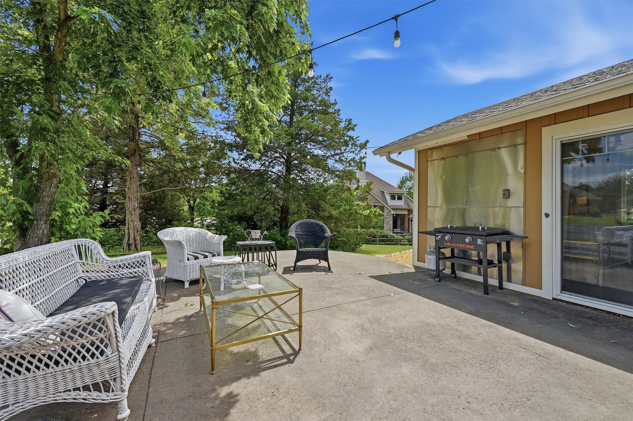 100 Cayuga Cove Gainesville TX 76240
