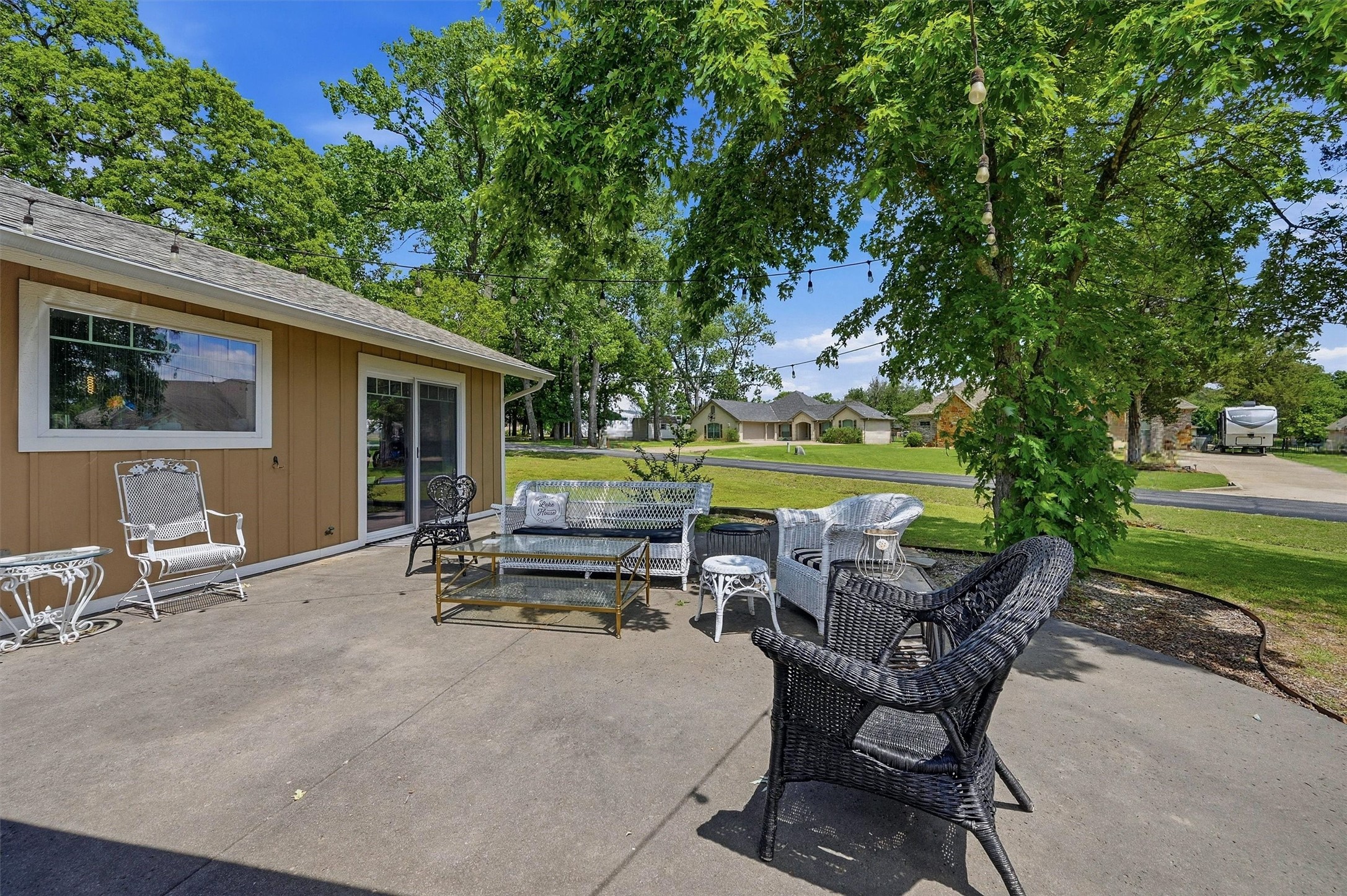 100 Cayuga Cove Gainesville TX 76240