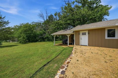 100 Cayuga Cove Gainesville TX 76240