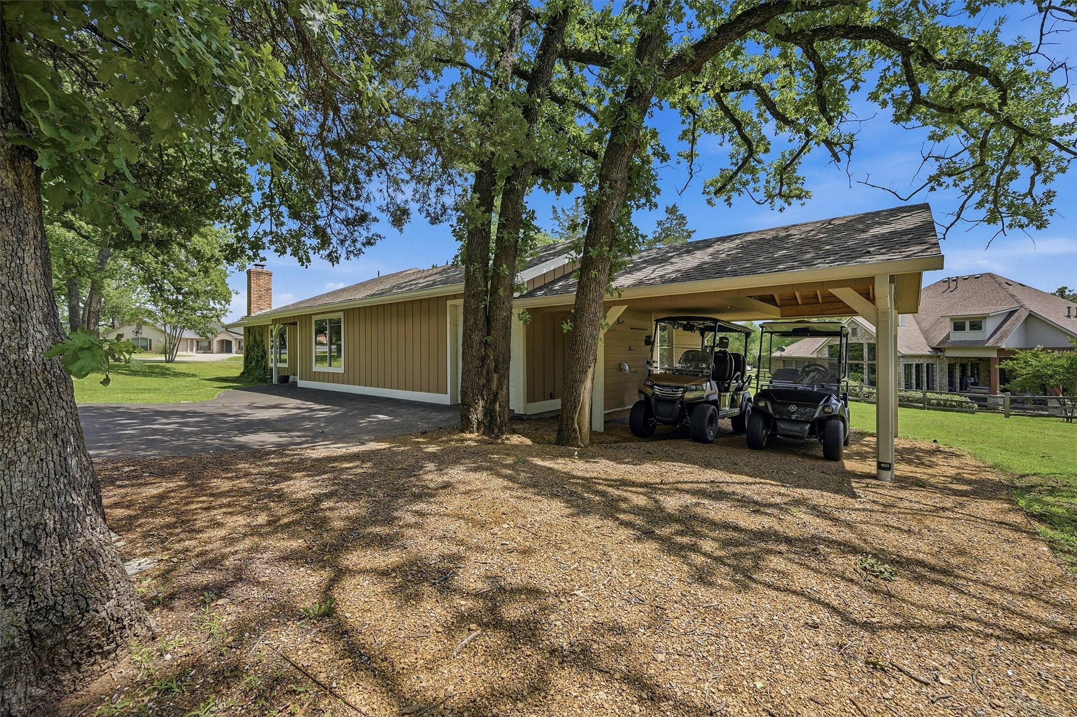100 Cayuga Cove Gainesville TX 76240