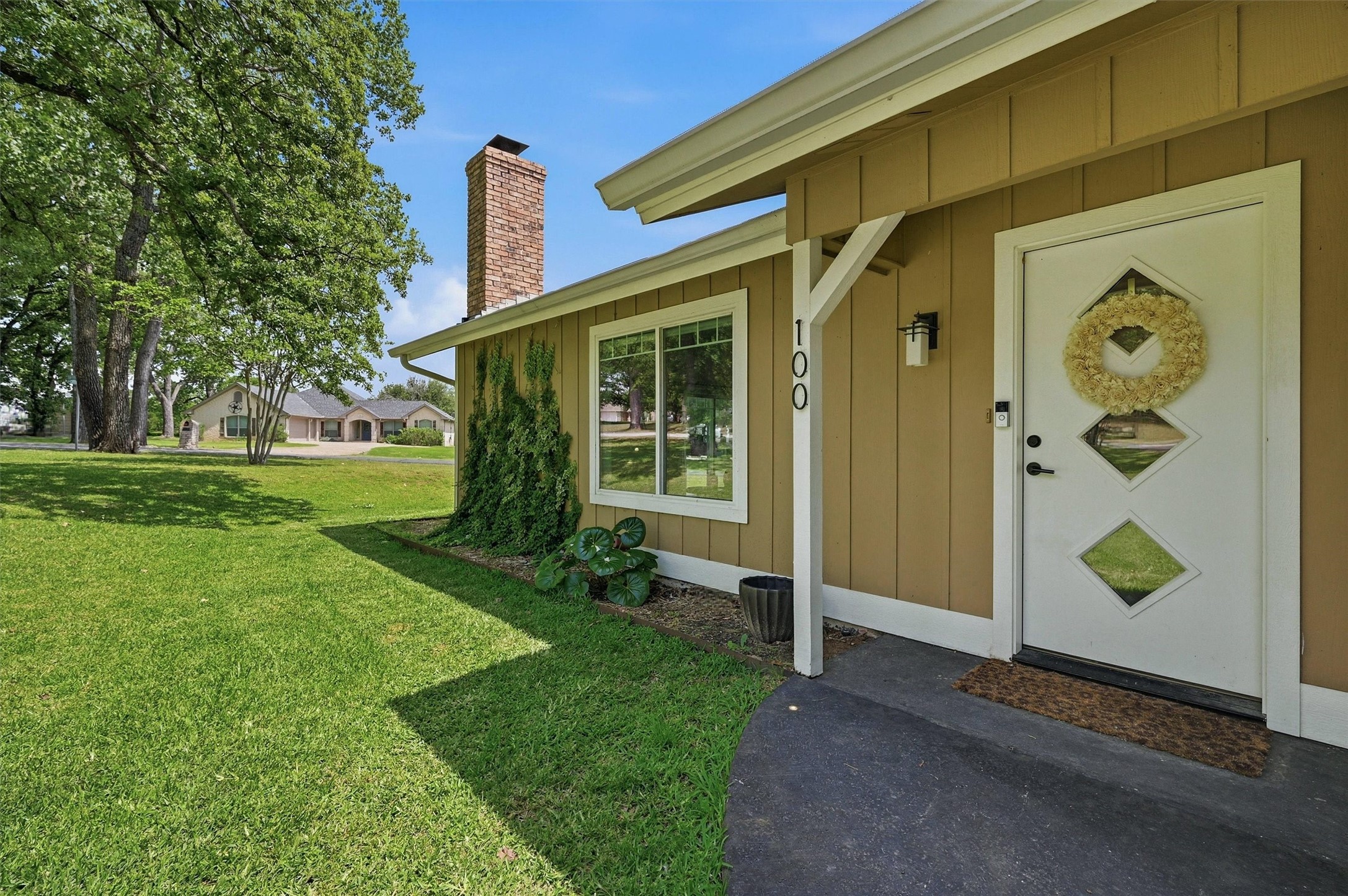 100 Cayuga Cove Gainesville TX 76240