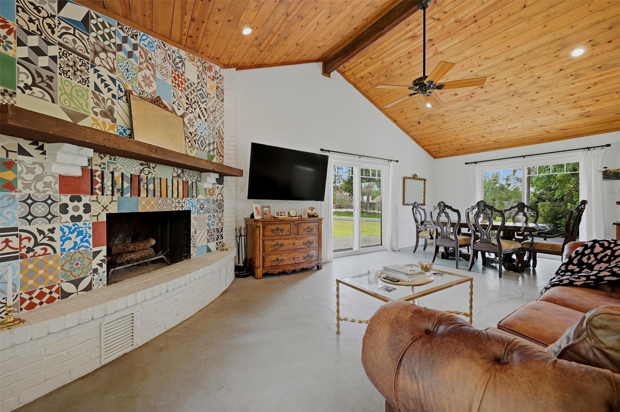 100 Cayuga Cove Gainesville TX 76240