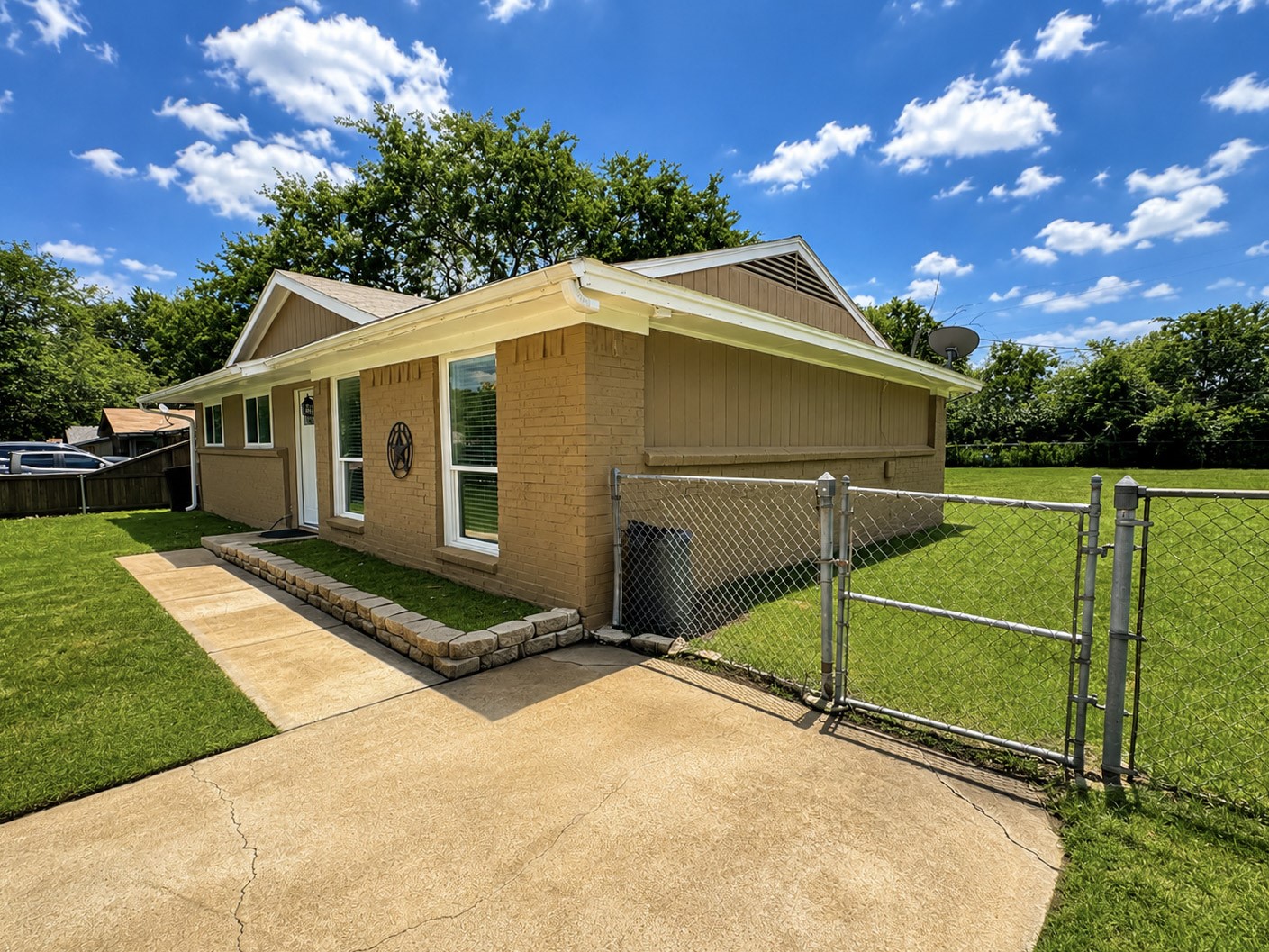 730 Rolling Ridge Lane Duncanville TX 75116
