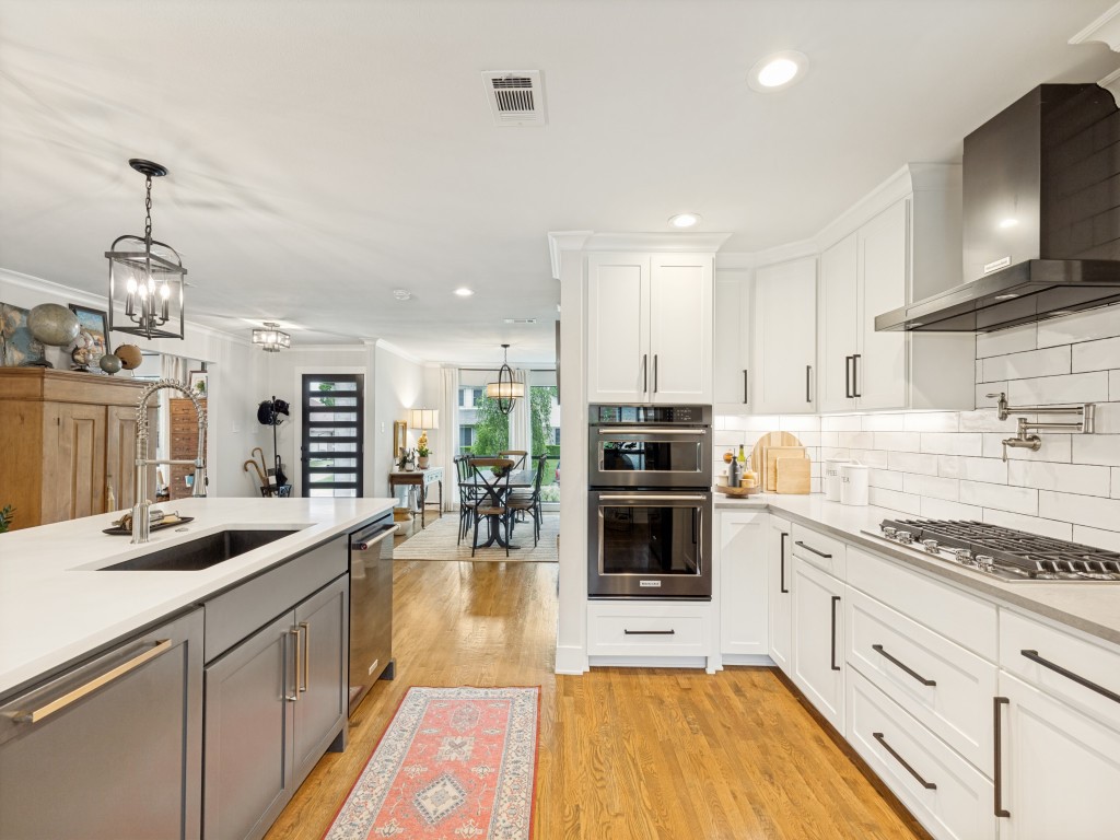 2006 Brookside Drive Grapevine TX 76051