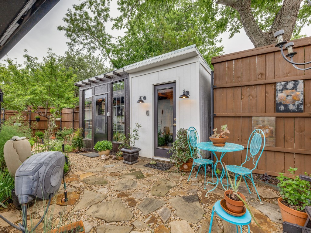 2006 Brookside Drive Grapevine TX 76051