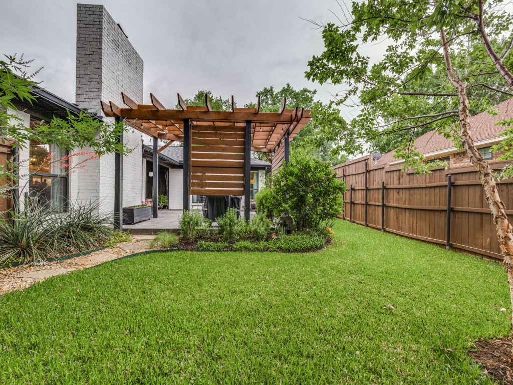 2006 Brookside Drive Grapevine TX 76051