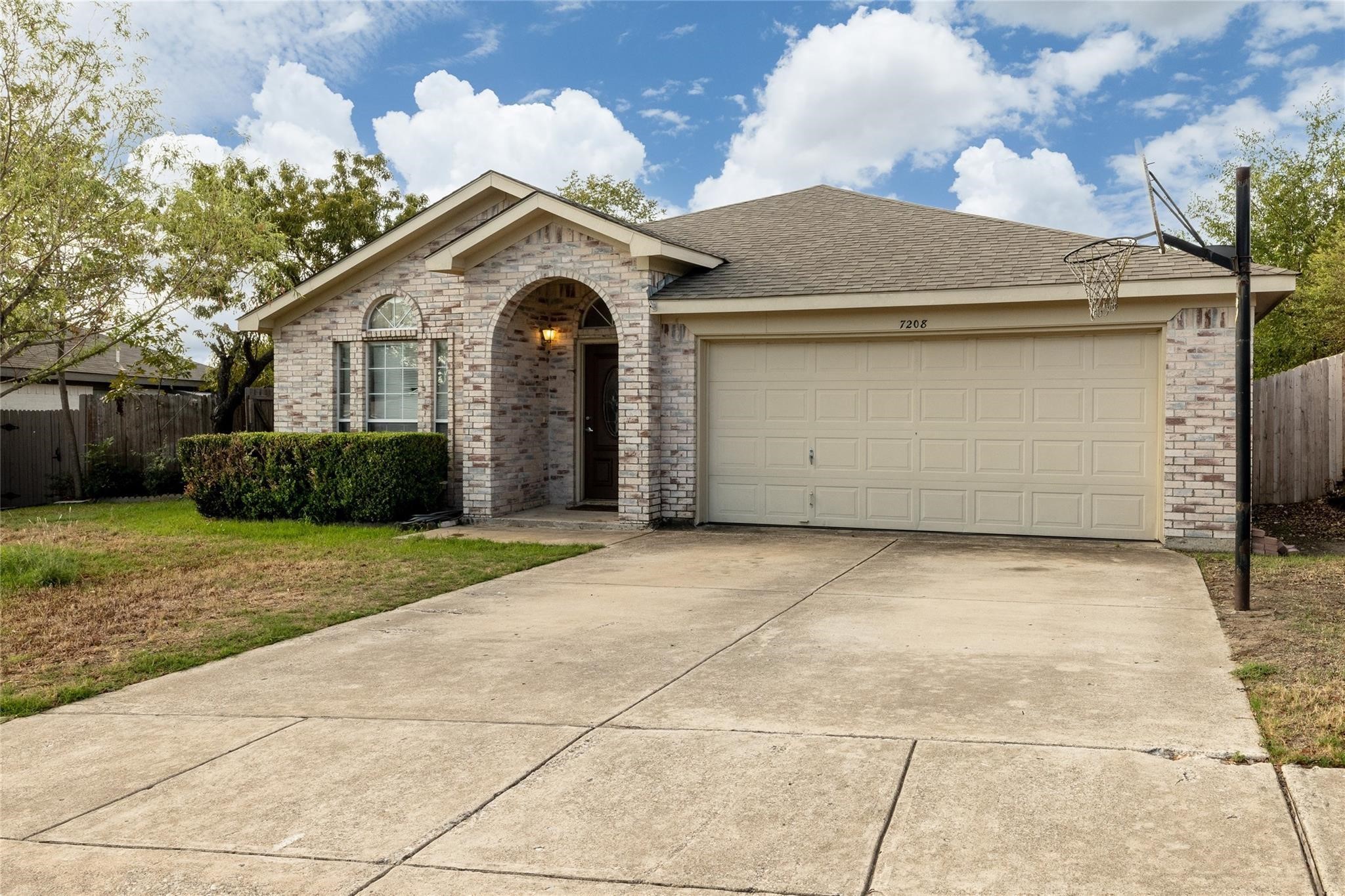 7208 Stonegate Drive Benbrook TX 76126