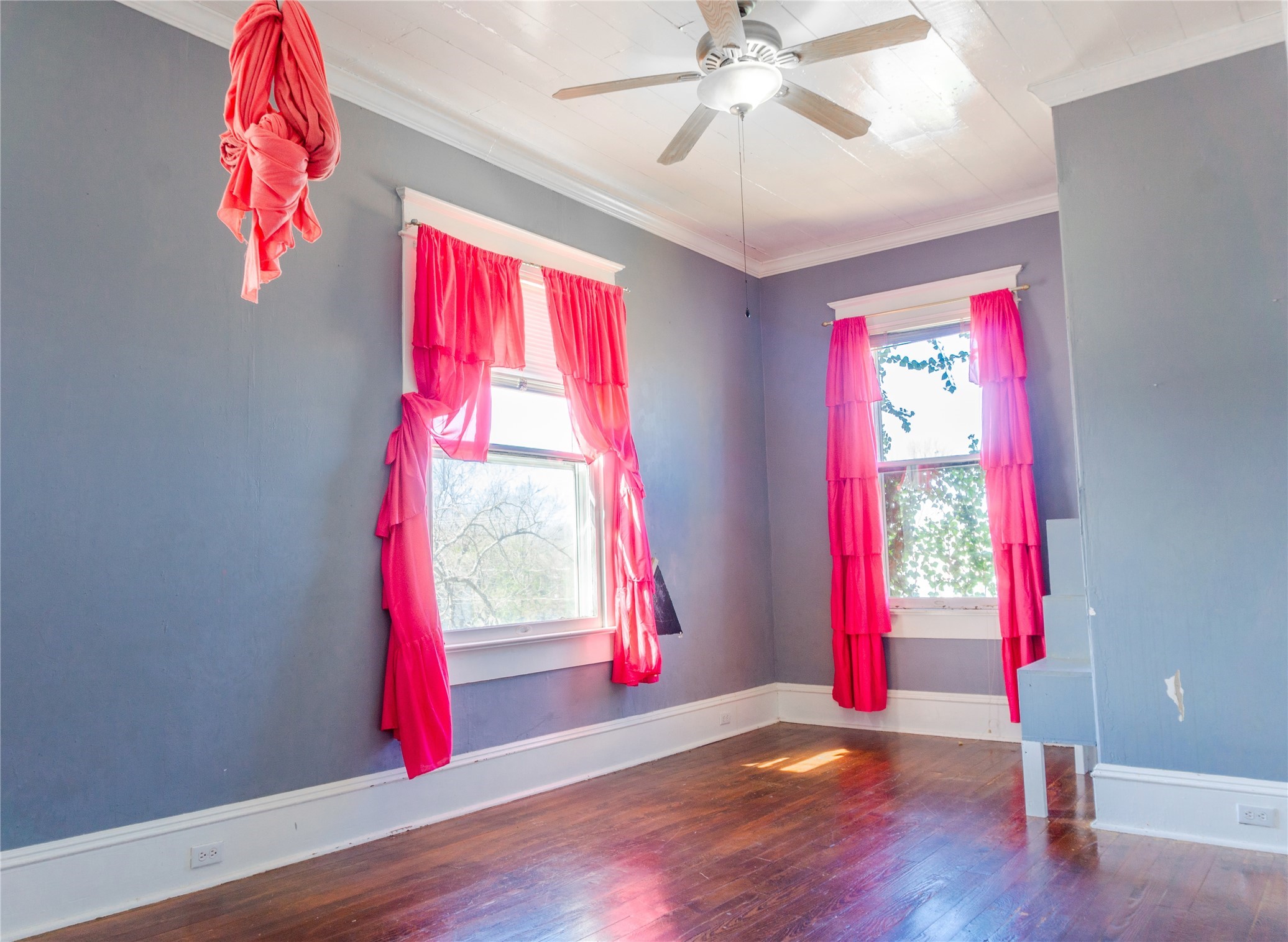 710 S Magnolia Street Palestine TX 75801