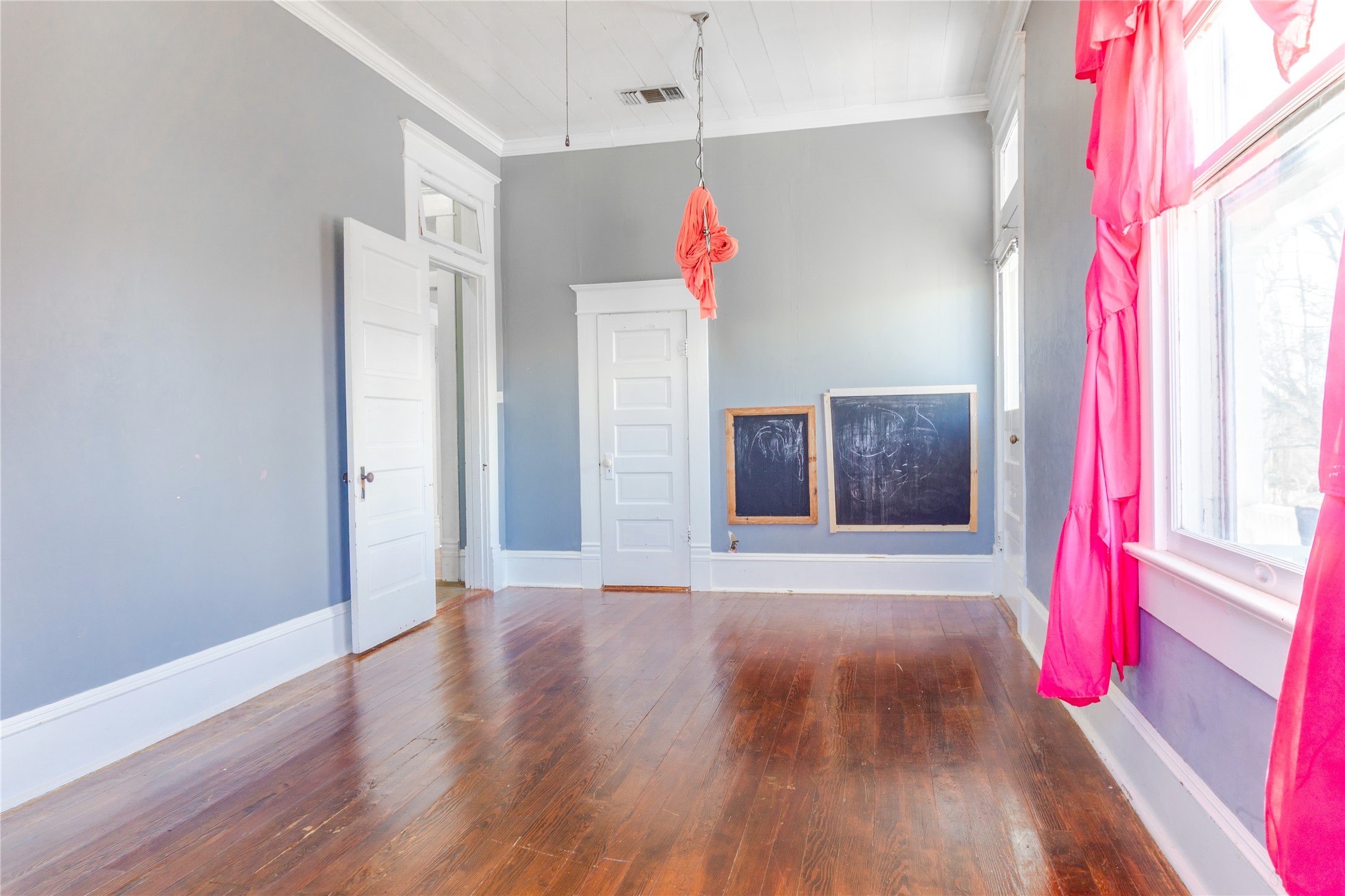 710 S Magnolia Street Palestine TX 75801