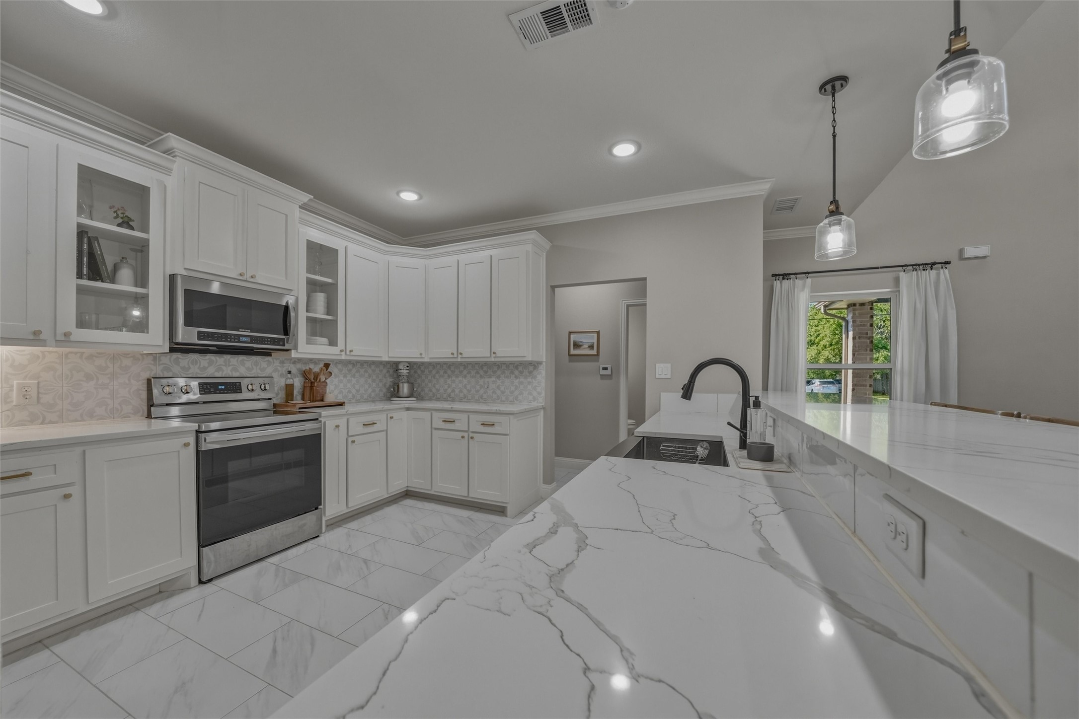 202 County Road 4856 Newark TX 76071