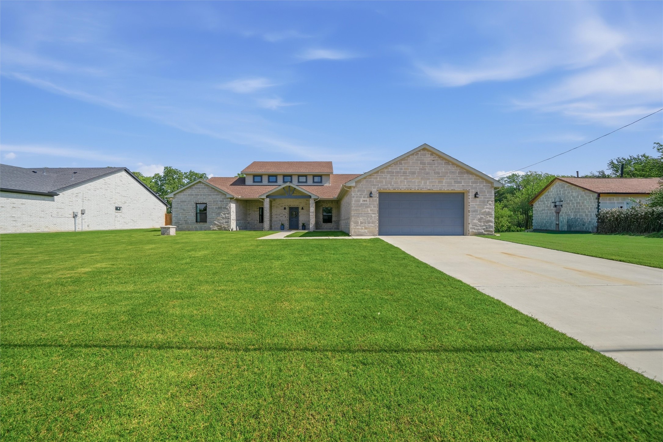 202 County Road 4856 Newark TX 76071