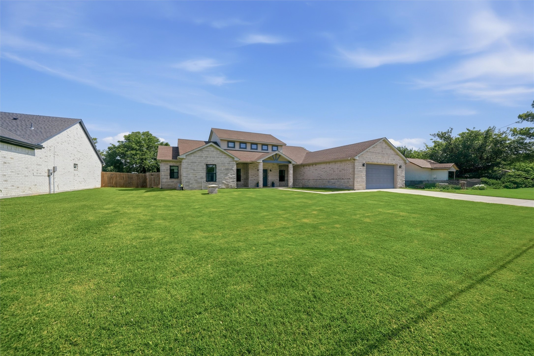 202 County Road 4856 Newark TX 76071