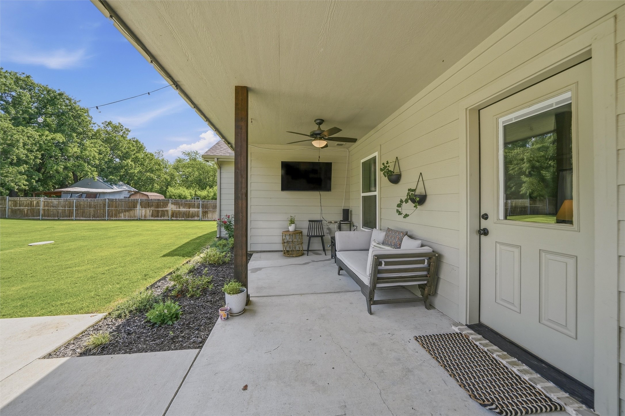 202 County Road 4856 Newark TX 76071