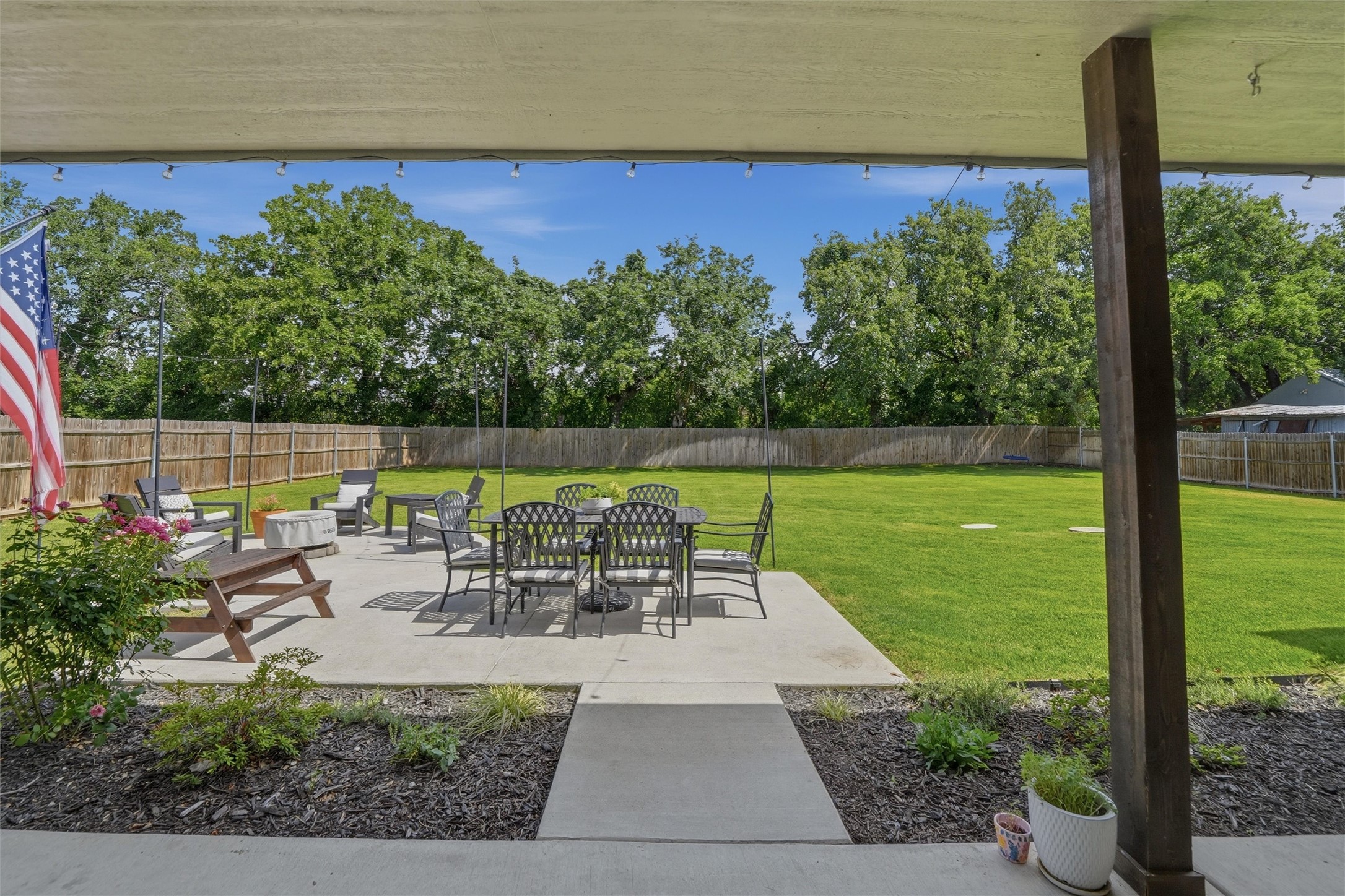 202 County Road 4856 Newark TX 76071
