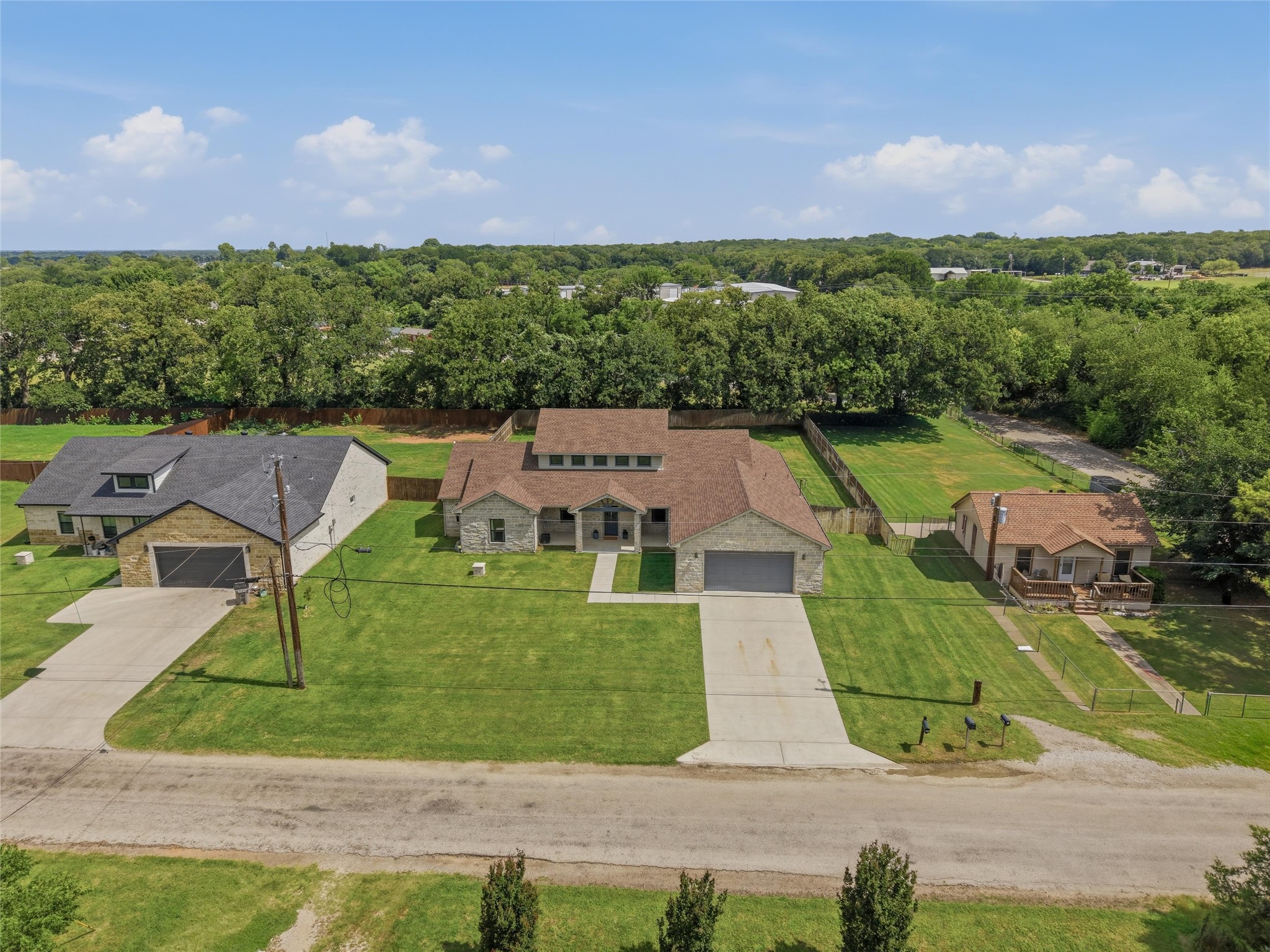 202 County Road 4856 Newark TX 76071
