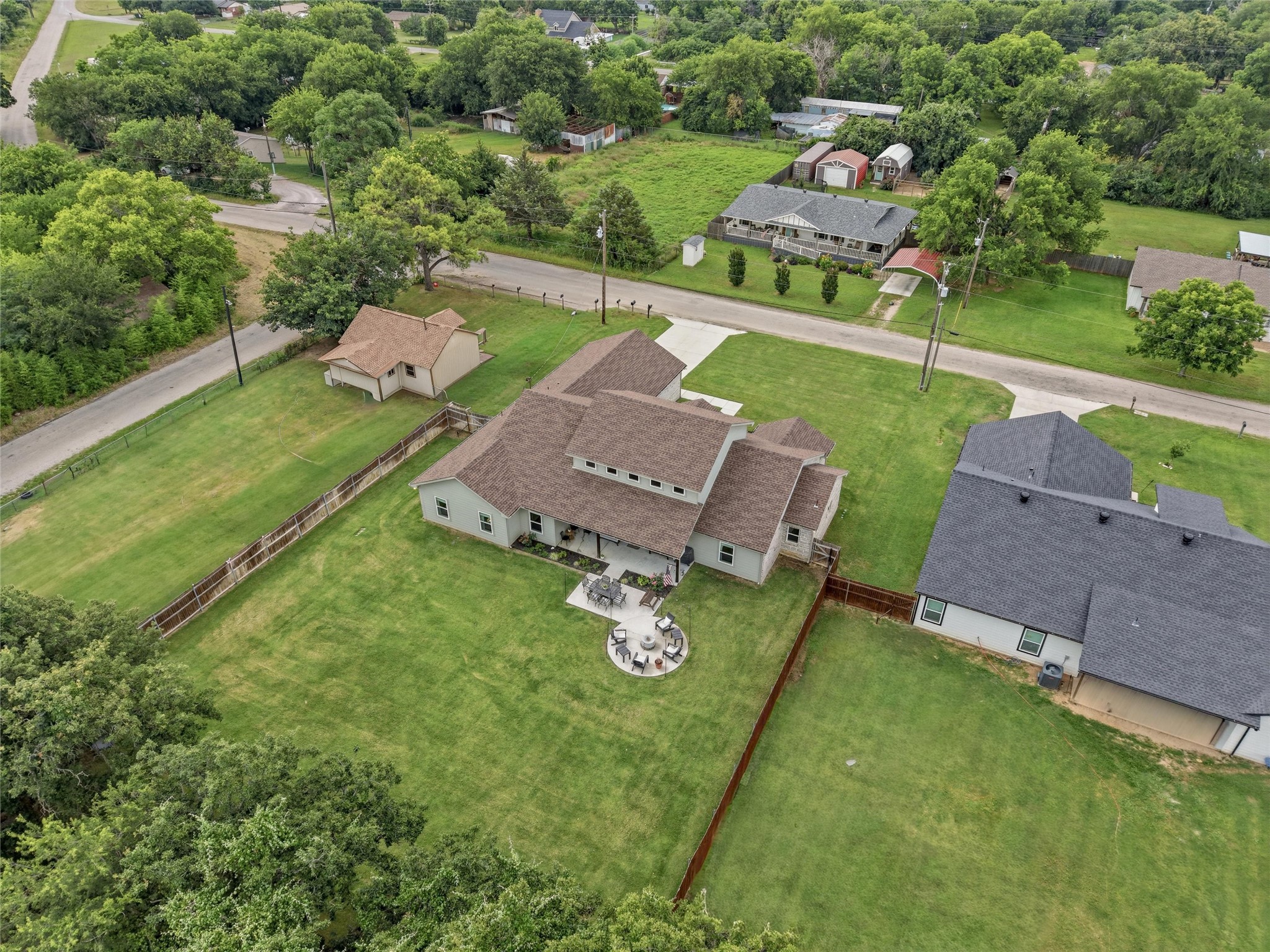 202 County Road 4856 Newark TX 76071