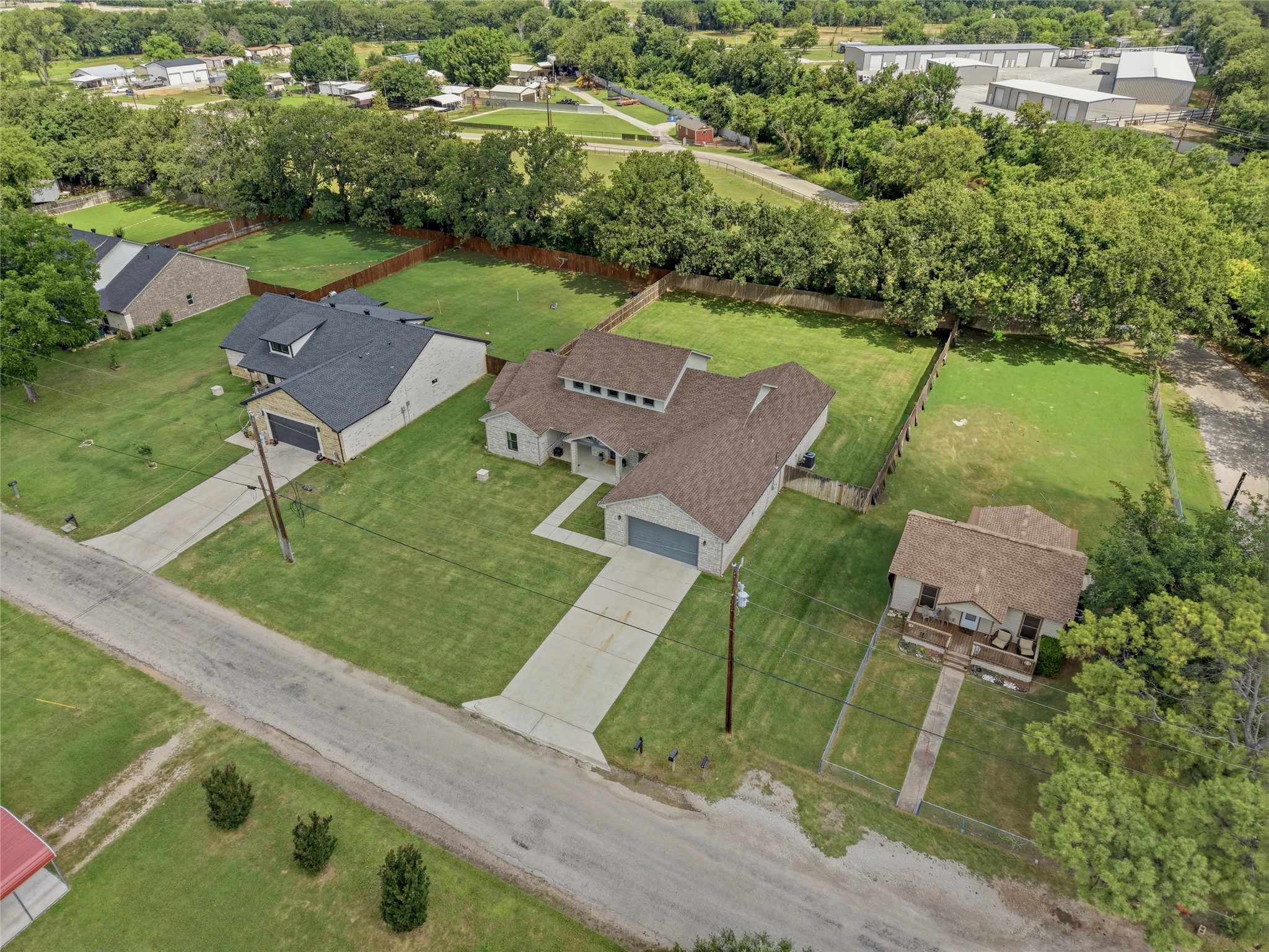 202 County Road 4856 Newark TX 76071