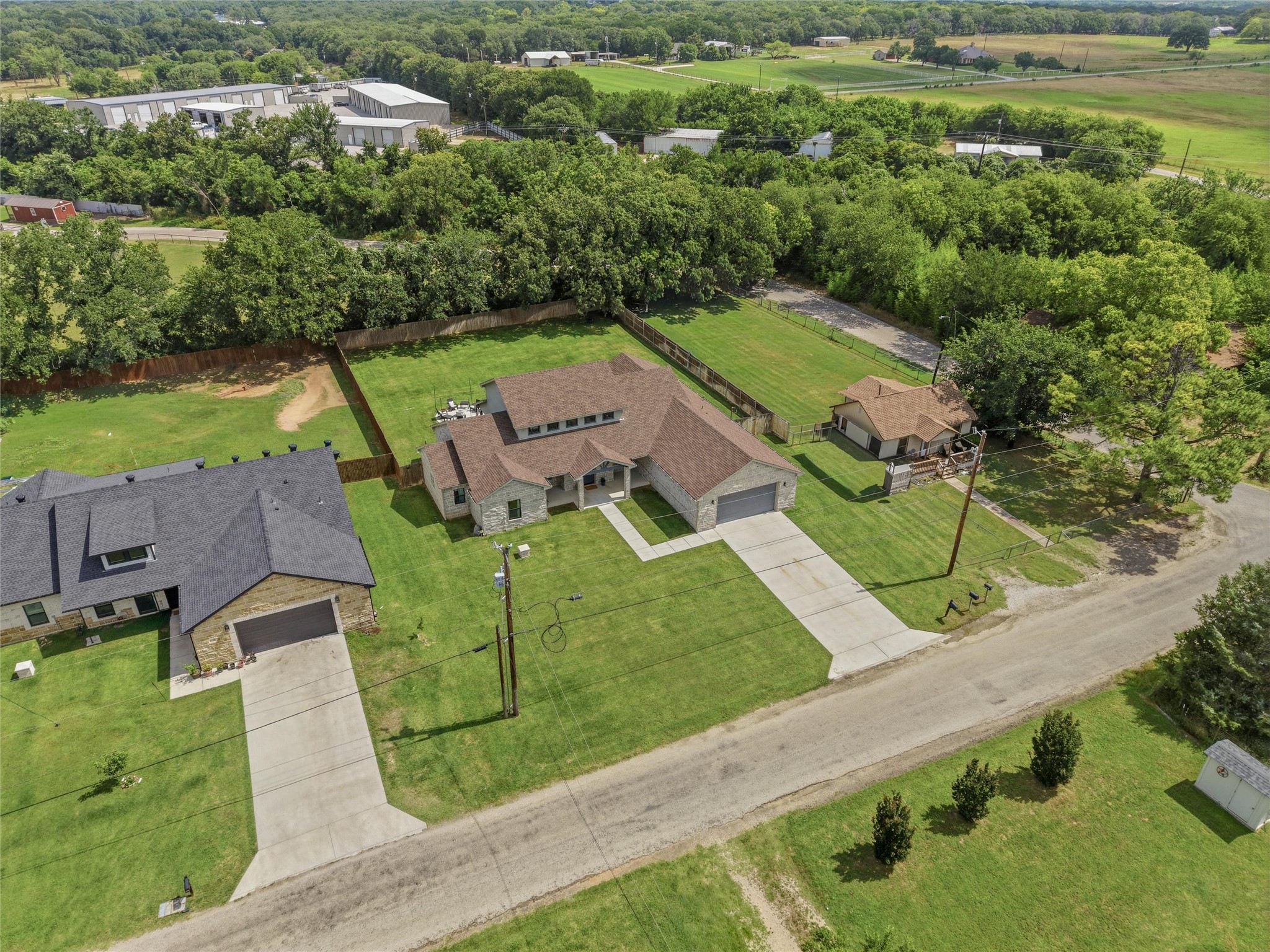 202 County Road 4856 Newark TX 76071