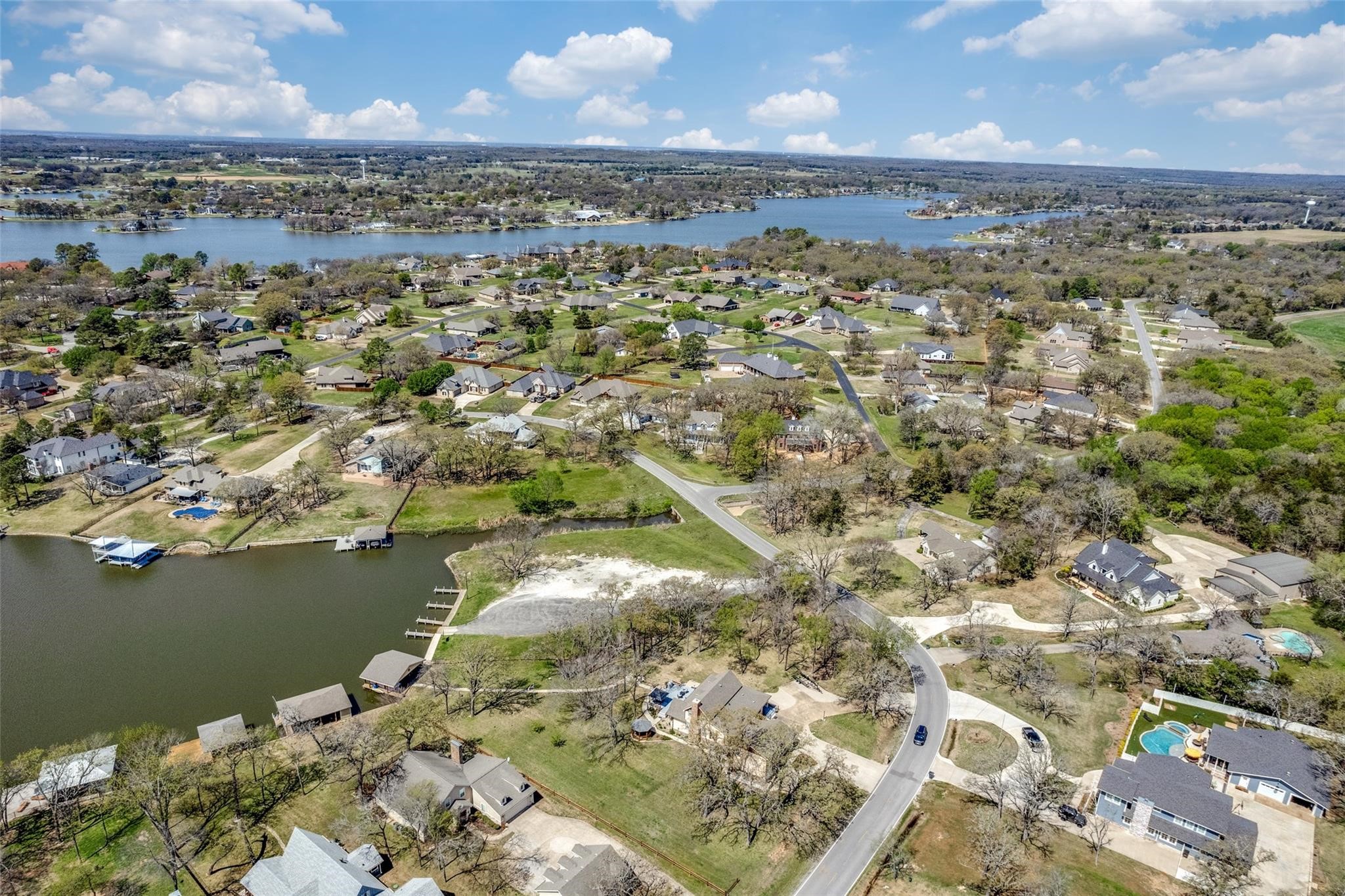 810 Kiowa Drive E Lake Kiowa TX 76240