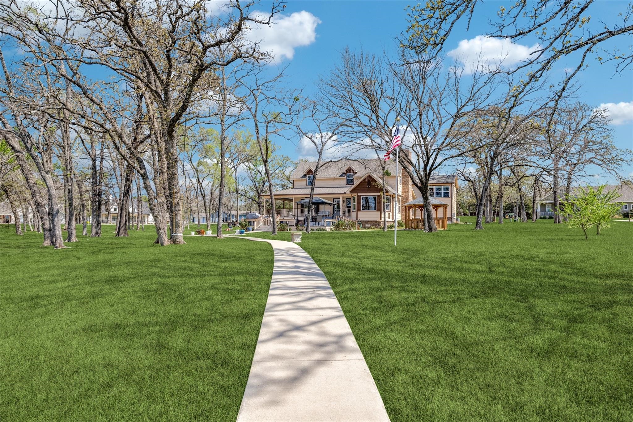 810 Kiowa Drive E Lake Kiowa TX 76240