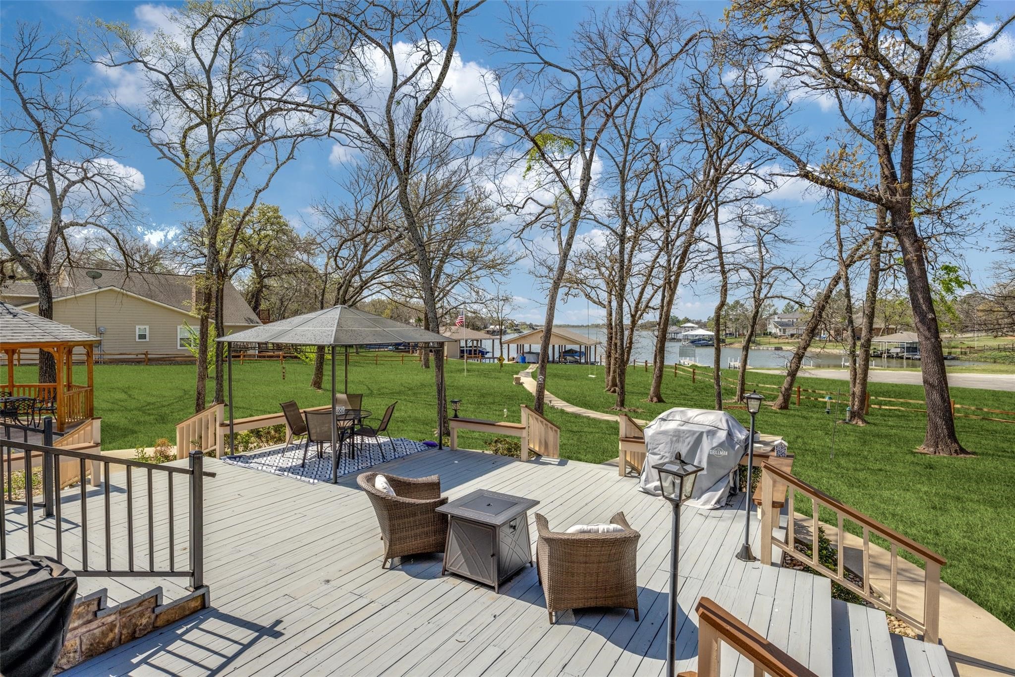 810 Kiowa Drive E Lake Kiowa TX 76240